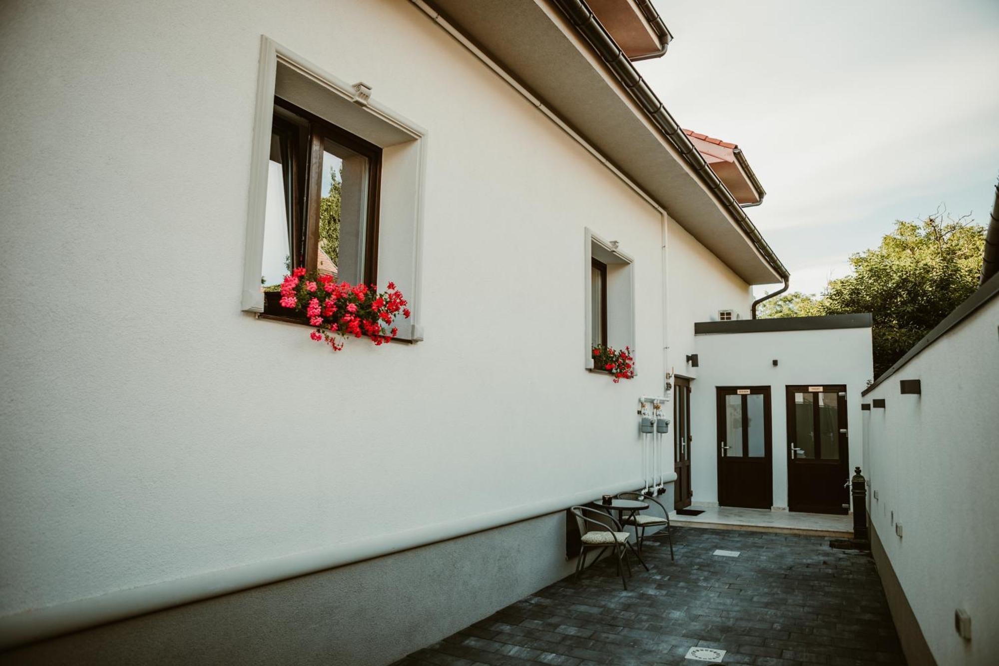 Apartament Arini White House Sybin Zewnętrze zdjęcie